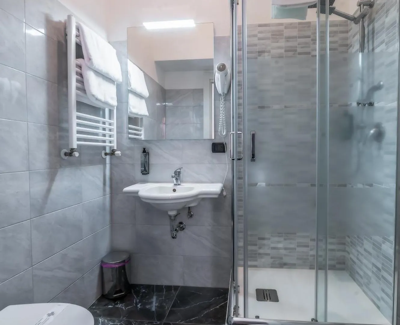Gasthof Rome In Love B&B - Termini Train Station